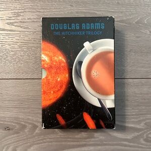The Hitchhiker's Guide to the Galaxy Full 5-Book Series Picador 2002
